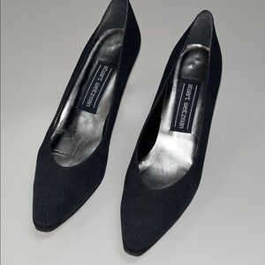 Stuart Weitzman Black Pointed Toe Heels size 6.5